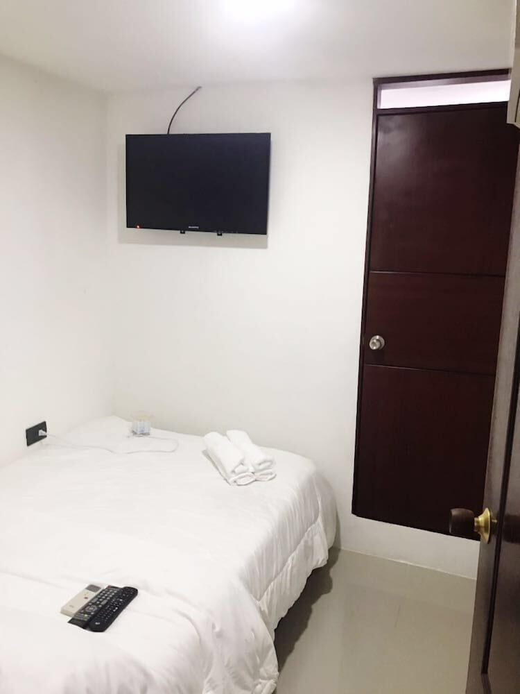 Basic Room, 1 Large Twin Bed