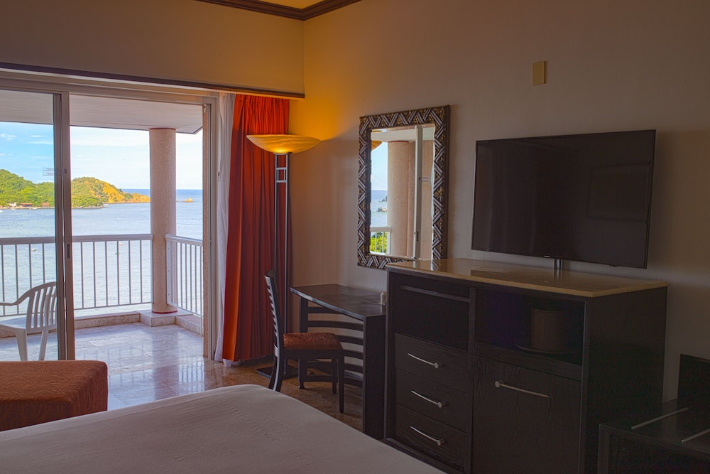 Deluxe Room, Balcony, Sea View - Photo 7