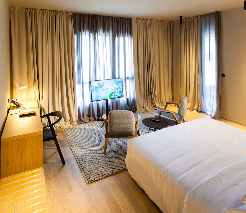 Premium Double Room, Balcony photo 2