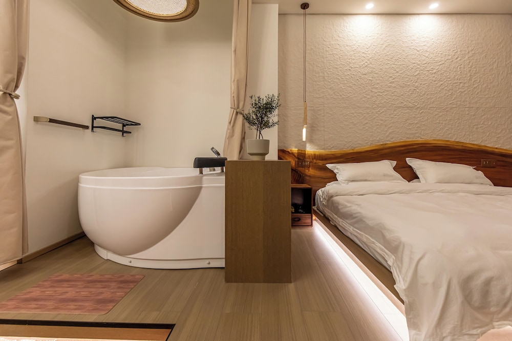 Superior Double Room, Courtyard View