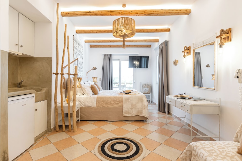 Superior Garden & Sea View Apartment