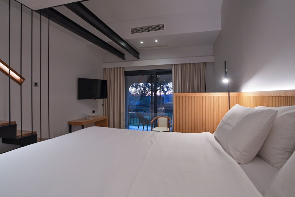 Family Suite, Balcony, Garden View photo 3