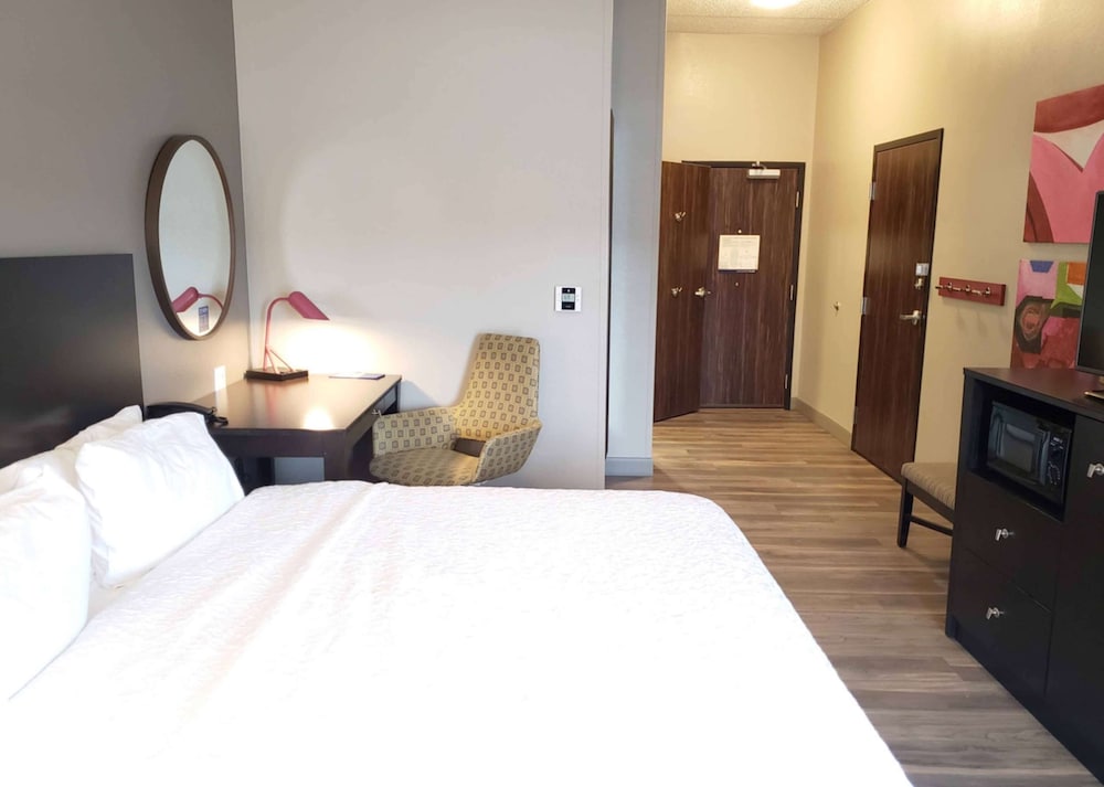 Room, Accessible, Non Smoking - Photo 3