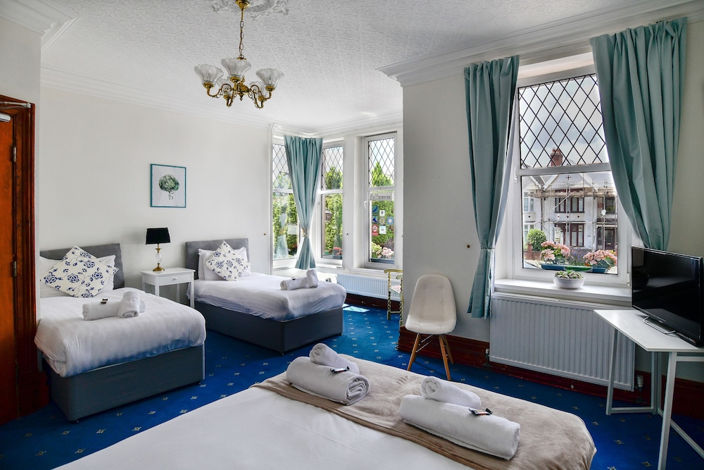 Family Quadruple Room, 1 Bedroom, Shared Bathroom, Ground Floor photo 1