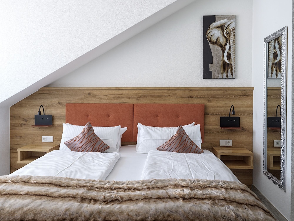 Double Room, Ensuite, Lake View - Photo 6