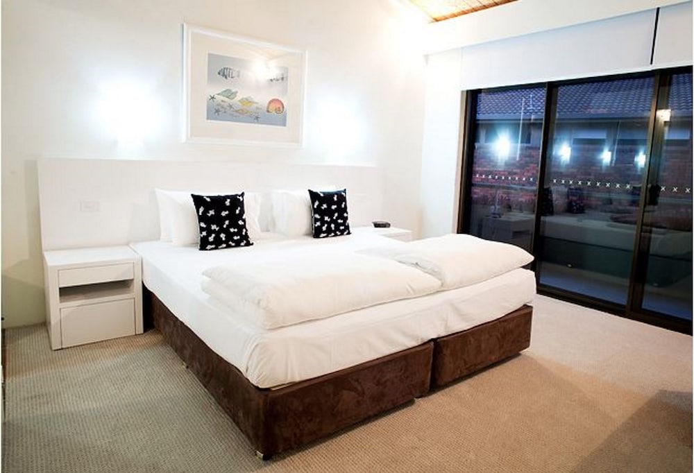 Executive Suite, Multiple Bedrooms, Kitchen photo 1