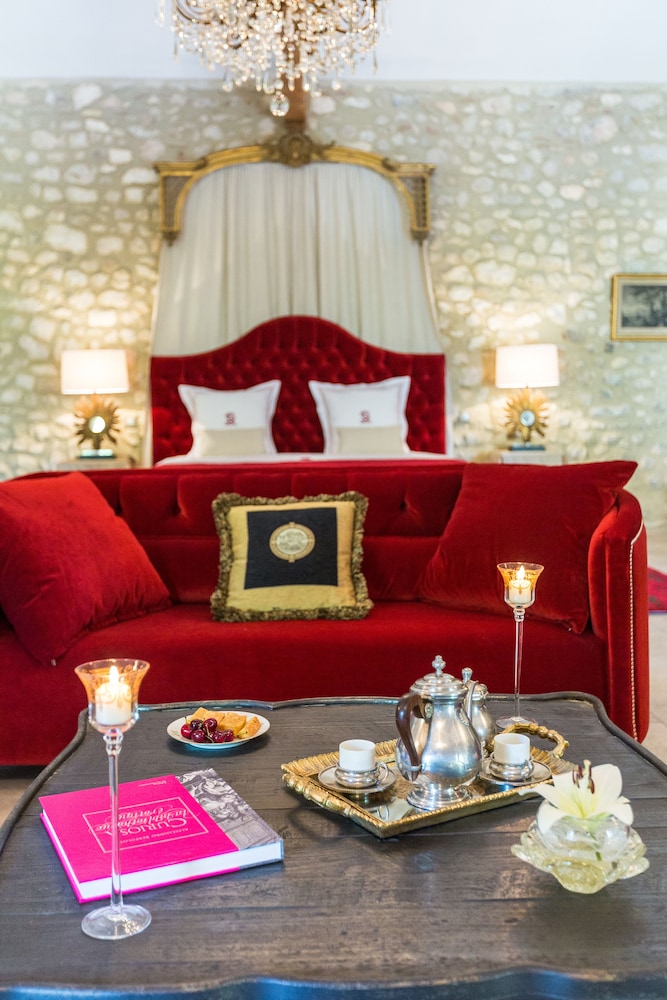 Suite (Divine Marquise) photo 3