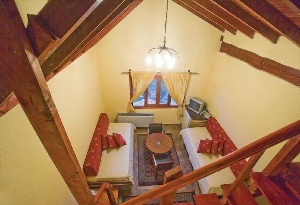 Traditional Quadruple Room, Lake View photo 3