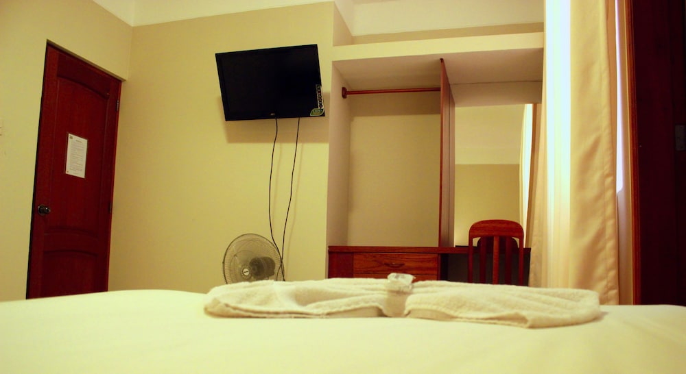 Twin Room (with Fan) photo 2