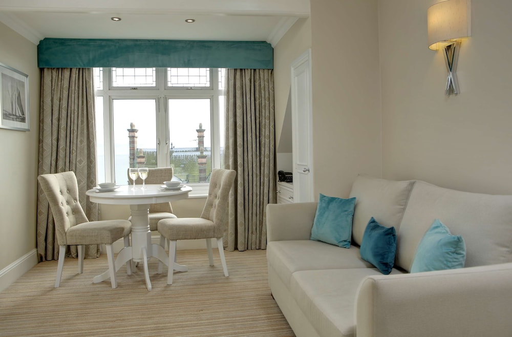 Deluxe Suite, 1 King Bed, Non Smoking (View) - Photo 8
