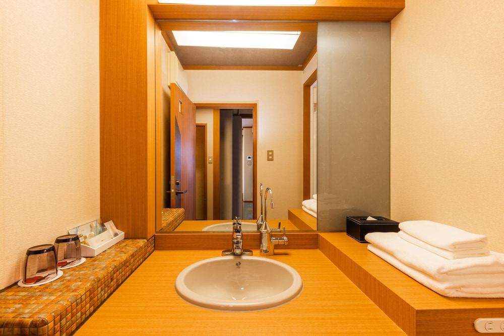 Deluxe Japanese Style Room, Non Smoking - Photo 3