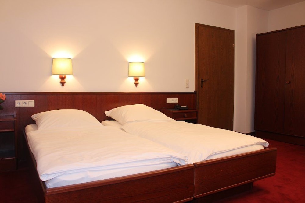 Economy Double or Twin Room photo 1
