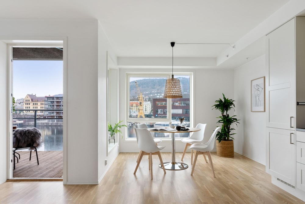Two Bedroom Apartment Waterfront photo 2