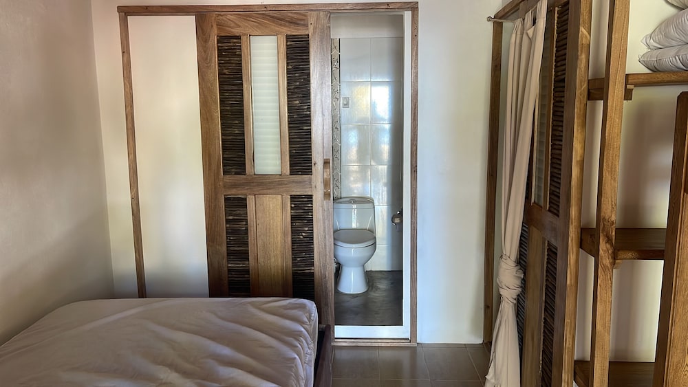 Basic Triple Room photo 3