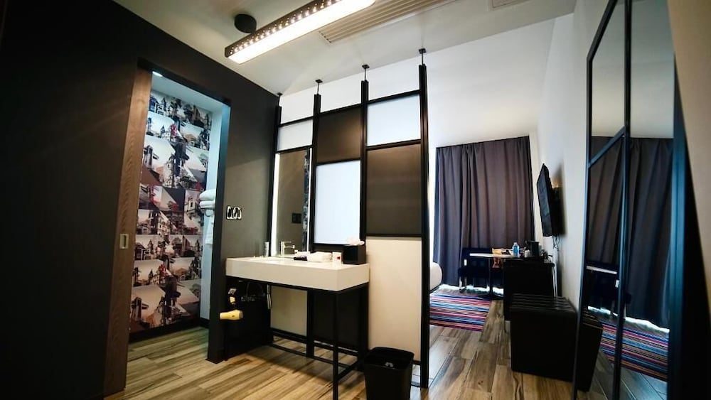 aloft, Room, 1 Queen Bed - Photo 3