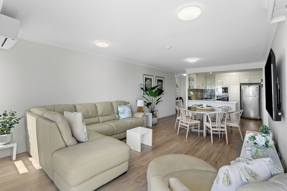 2 Bedroom Superior Ocean View Apartment - Photo 6