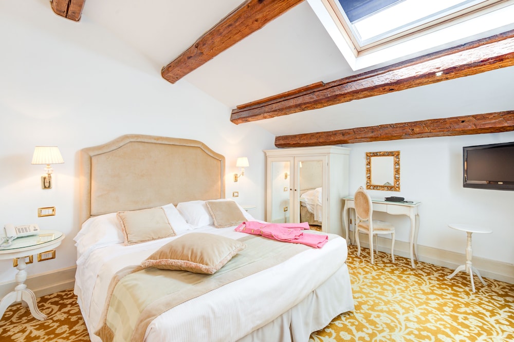 Classic Double or Twin Room