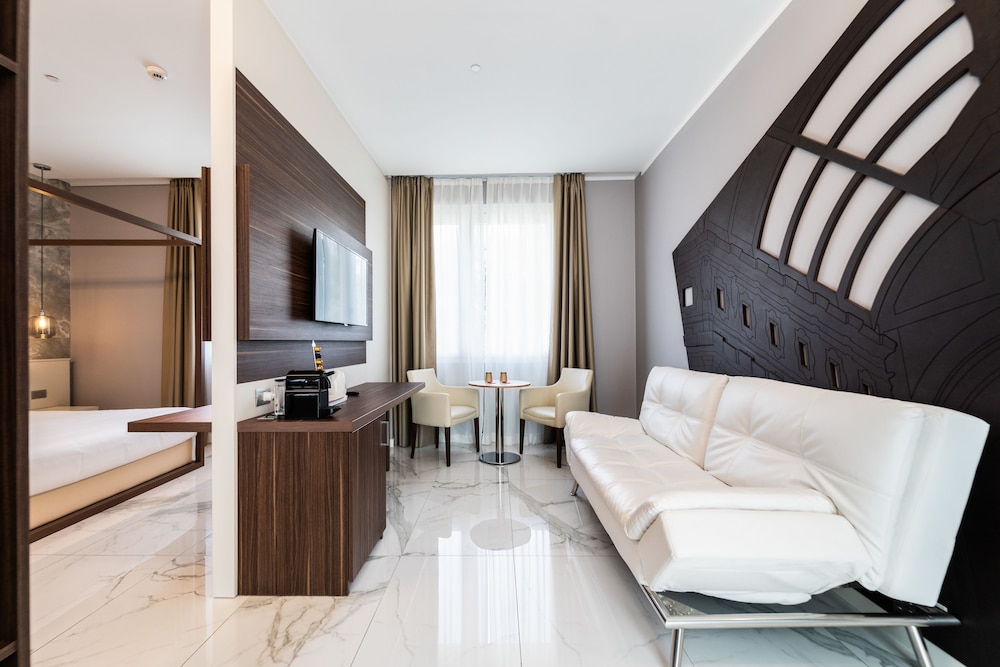 Suite, Jetted Tub, Terrace (Galleria) photo 2