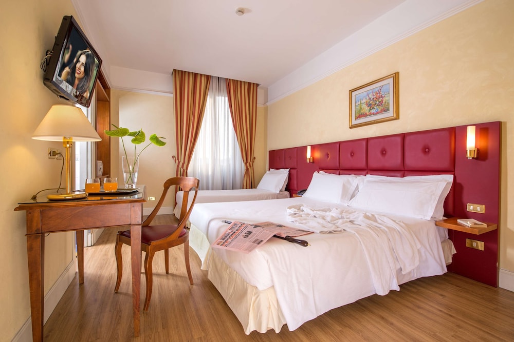 Standard Room, Multiple Beds photo 1