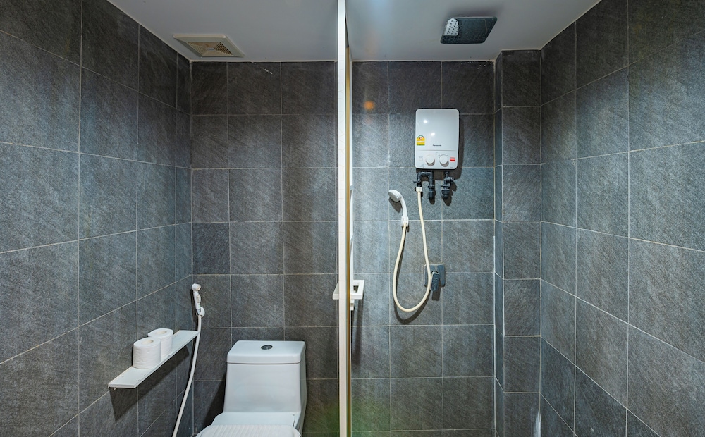 Deluxe Twin Room - Photo 8