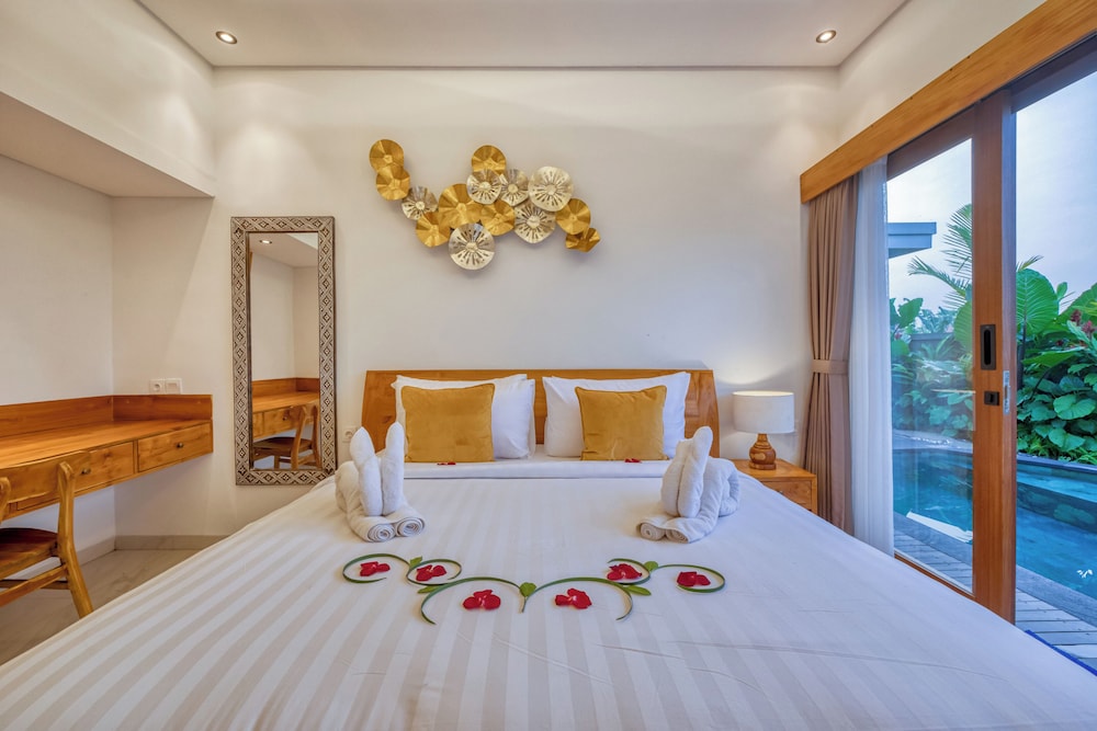 Premier Villa, 2 Bedrooms, Pool View photo 3