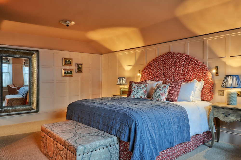 REALLY FANCY ROOM photo 1