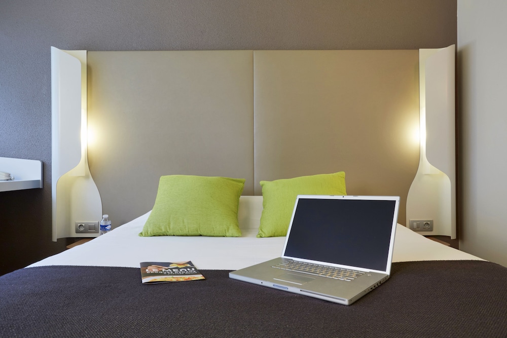 Standard Room, 1 Double Bed (Junior Bed up to 10 years) - Photo 3