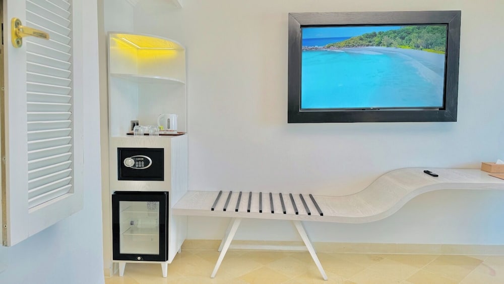 Superior Double Room, Sea View - Photo 2