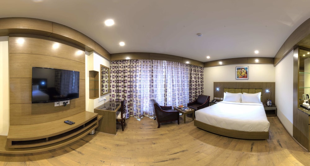 Executive Suite, 1 Bedroom, City View photo 3