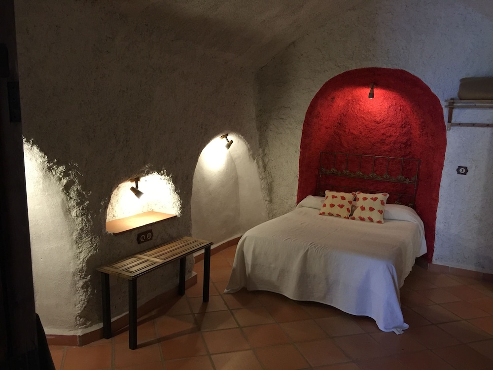 House, 2 Bedrooms (Karmen Cave) photo 2
