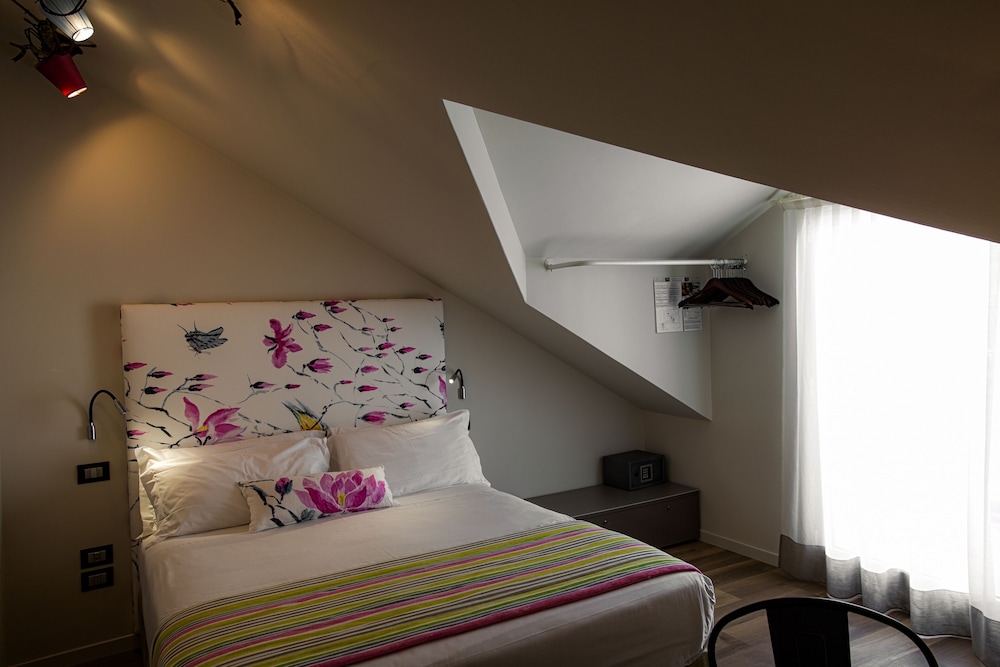 Economy Room (Little)