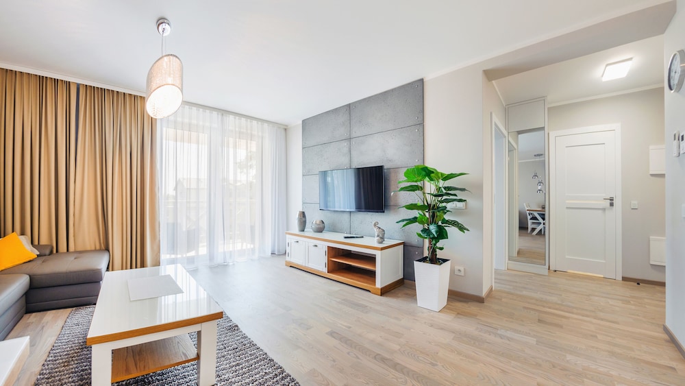 Apartment (36, Orła Białego 1)