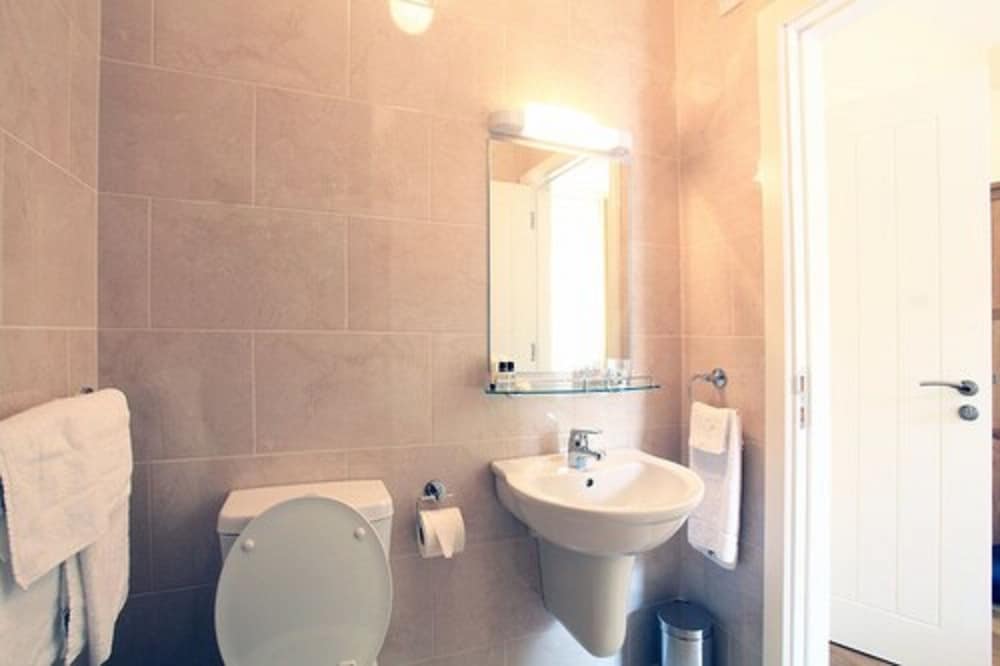 Twin Room - Photo 3
