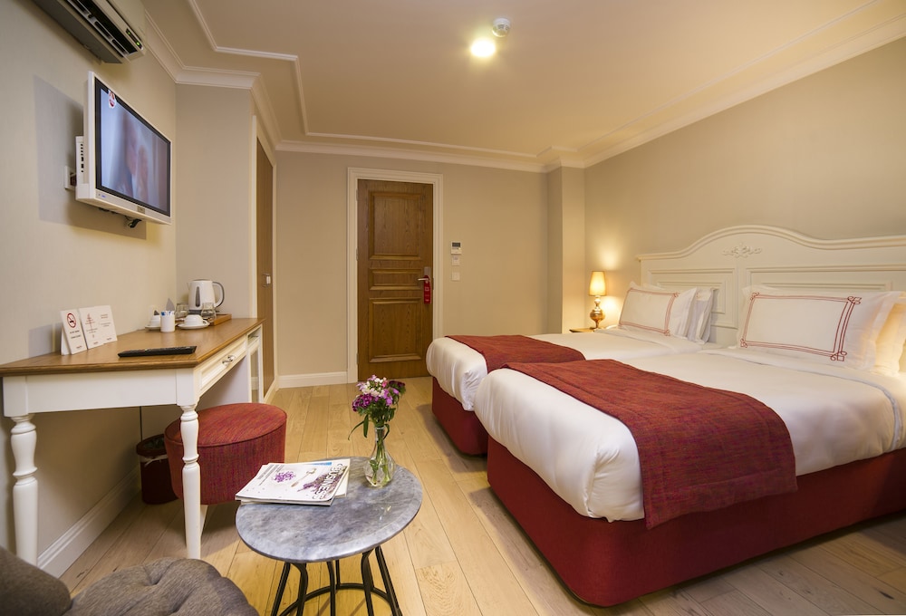 Economy Double or Twin Room photo 3