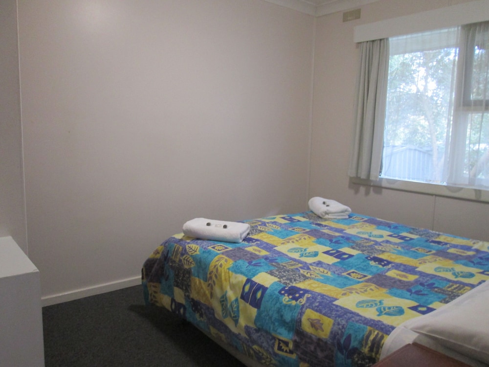 Standard Room, One Bedroom, Kitchen (Unit 7)