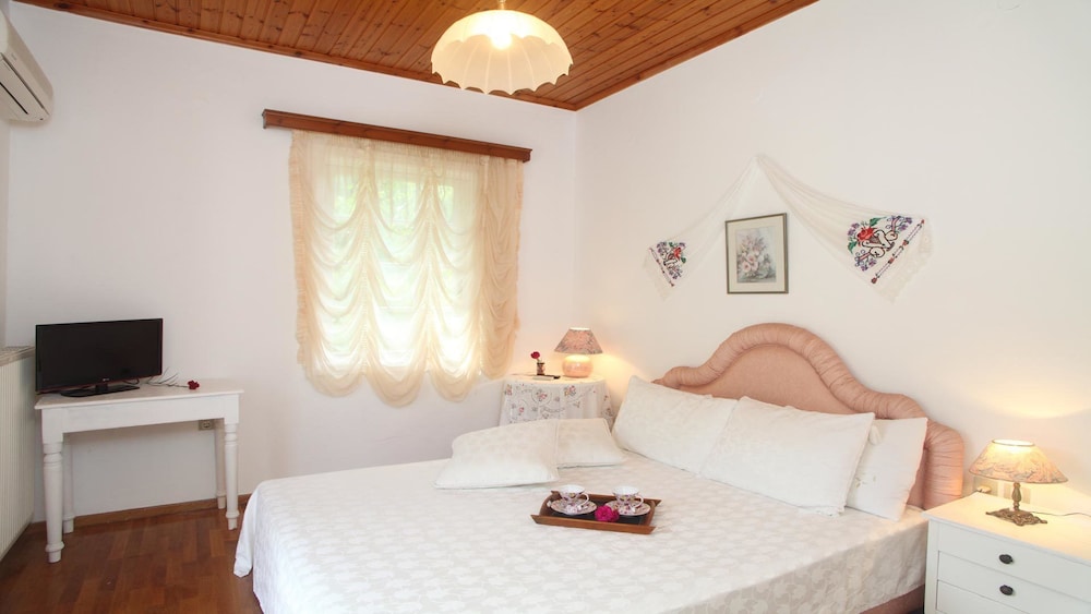 Basic Double Room photo 1