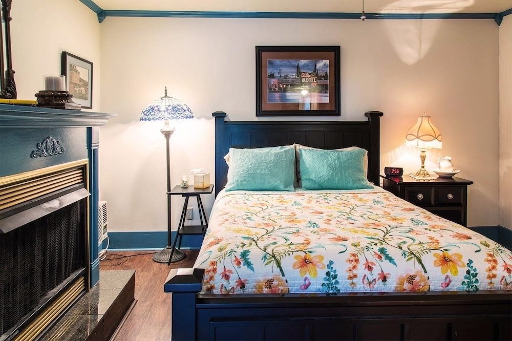Hillside Suite photo 2