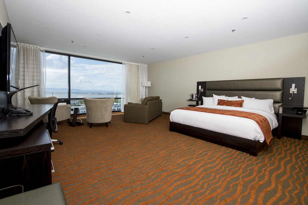 Mezzanine suite 1 king bed - Photo 2