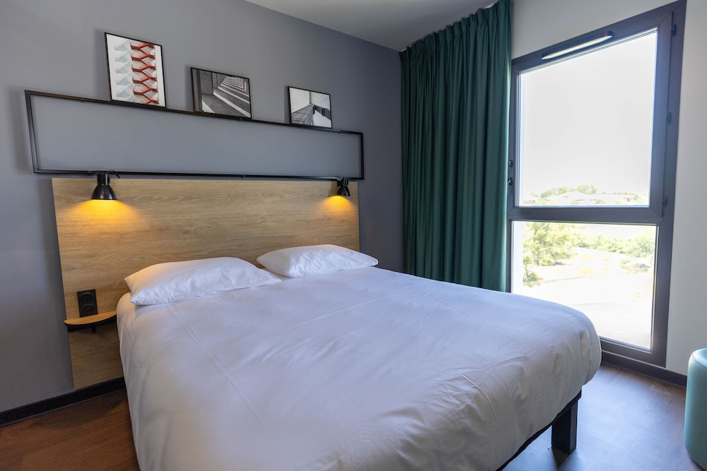 Standard Room, 1 Double Bed - Photo 8