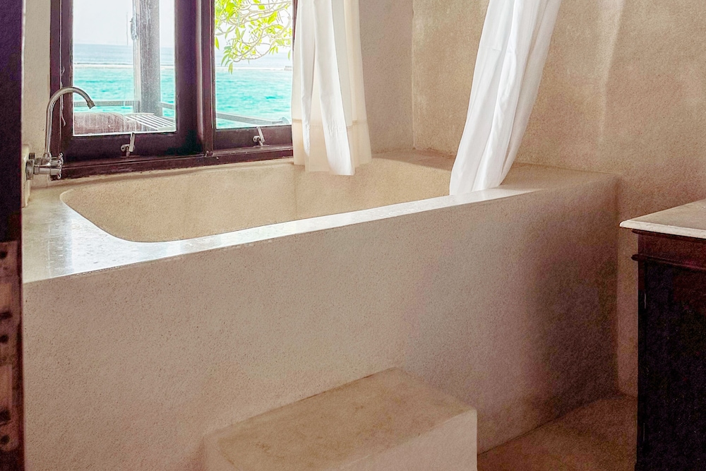 Superior Room, Ocean View, Beachfront - Photo 4