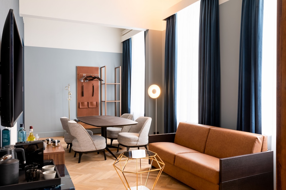 Suite, 1 Bedroom photo 3