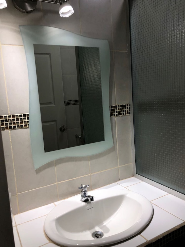 Basic Quadruple Room, 2 Double Beds, Private Bathroom photo 2
