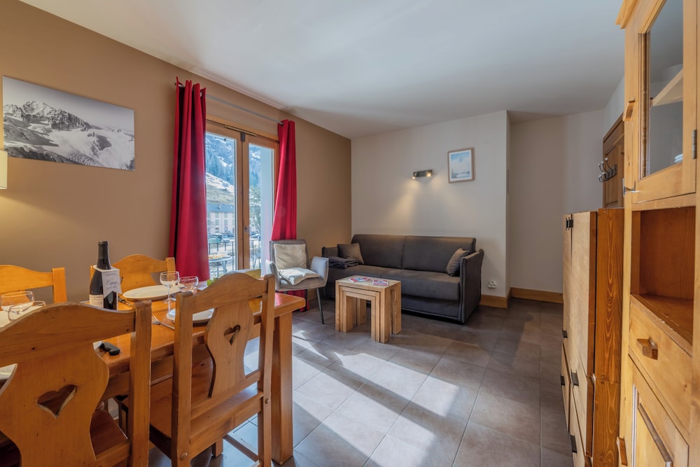 Family Apartment, Multiple Bedrooms (Vallorcine Buet 31 ski in / ski out)