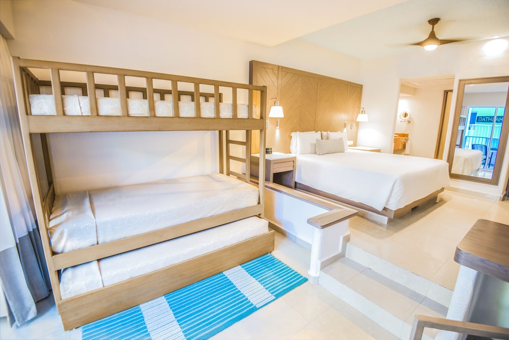 Junior Room, Multiple Beds (Family)