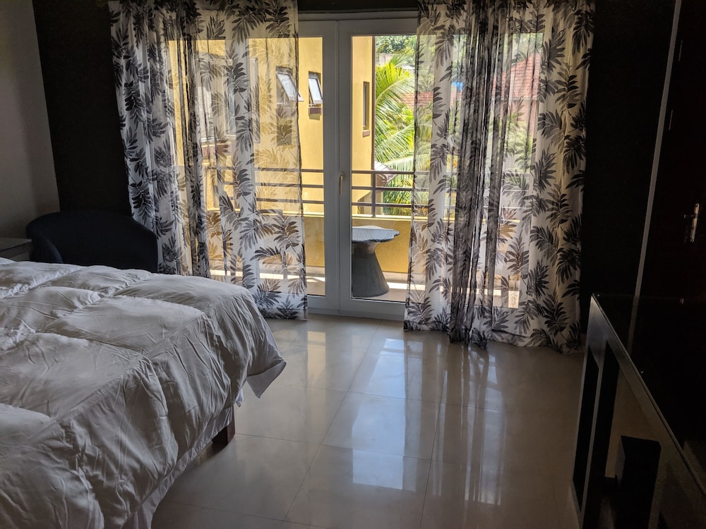 Premier Room, 1 Queen Bed, Balcony, City View photo 3