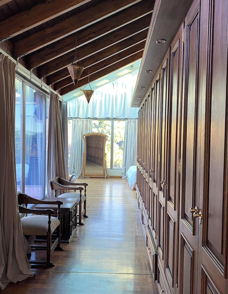 Luxury Villa photo 3