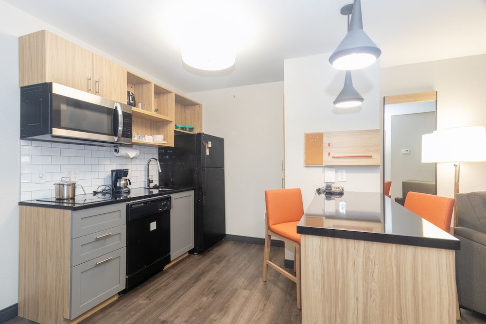 Suite, 1 Bedroom - Photo 5
