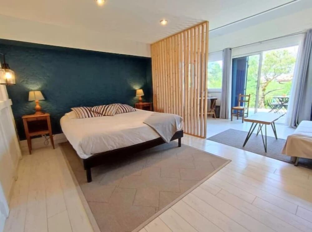 Classic Double Room, Patio, Garden View