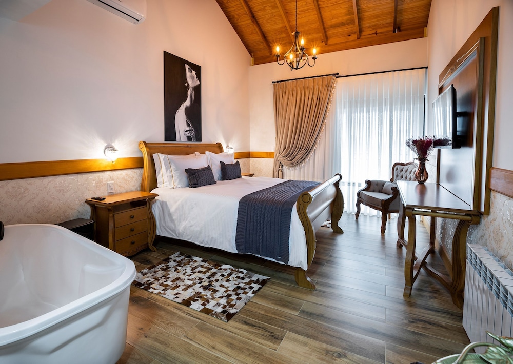 Luxury Double Room, Patio photo 1