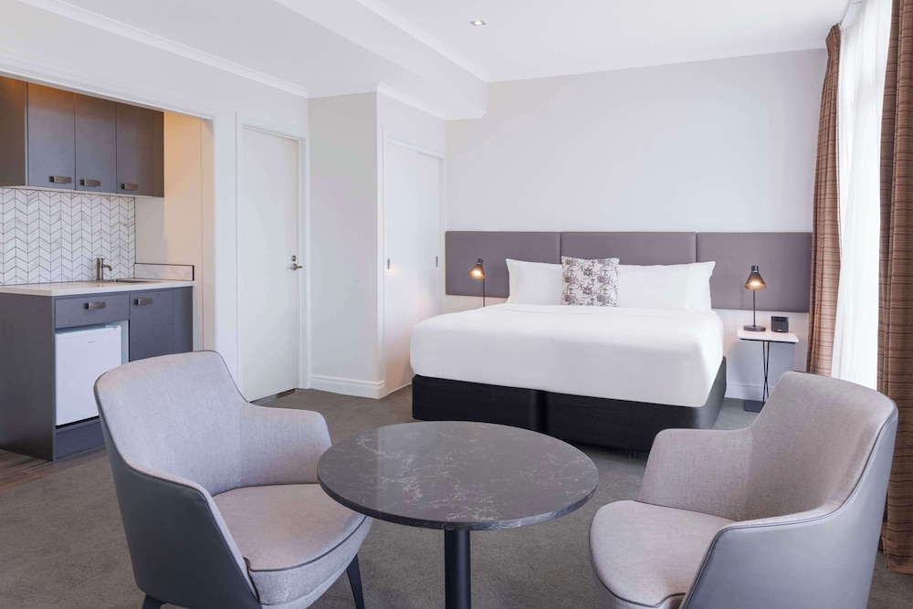 Premier Guest Room with City View - Photo 1